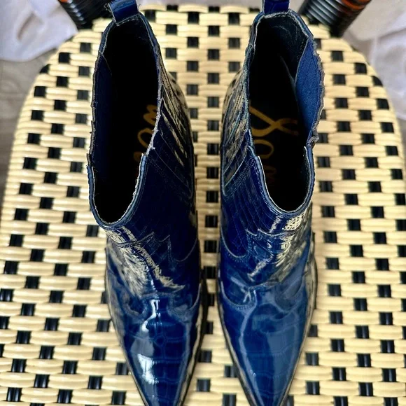 NWOT Sam Edelman Navy Crocodile Pattern Ankle Boots - Picture 4 of 4
